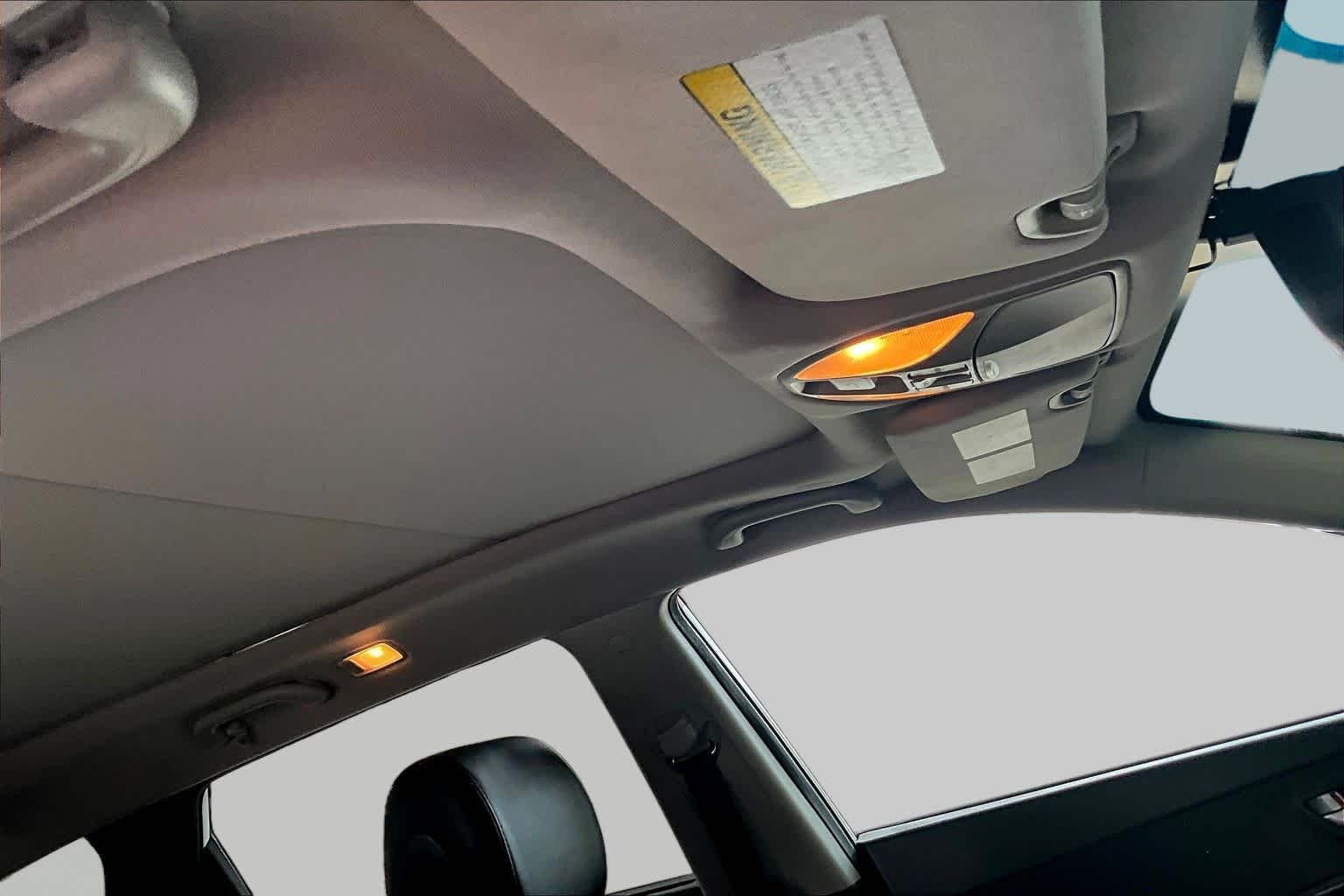 Used 2014 Frost White Pearl Hyundai  image 13
