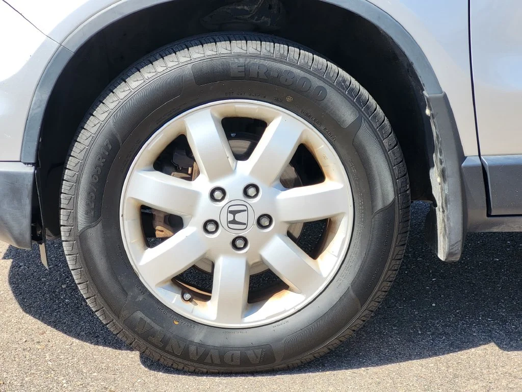 Used 2011 Alabaster Silver Metallic Honda SE image 6