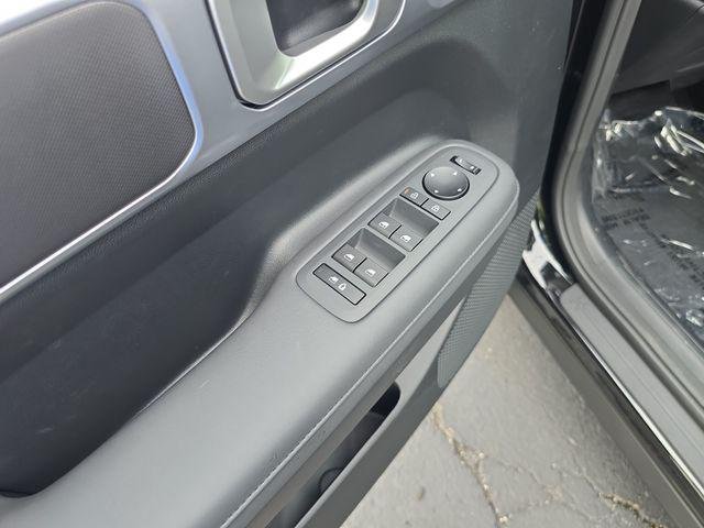 New 2026 Black Hyundai SEL FWD image 11