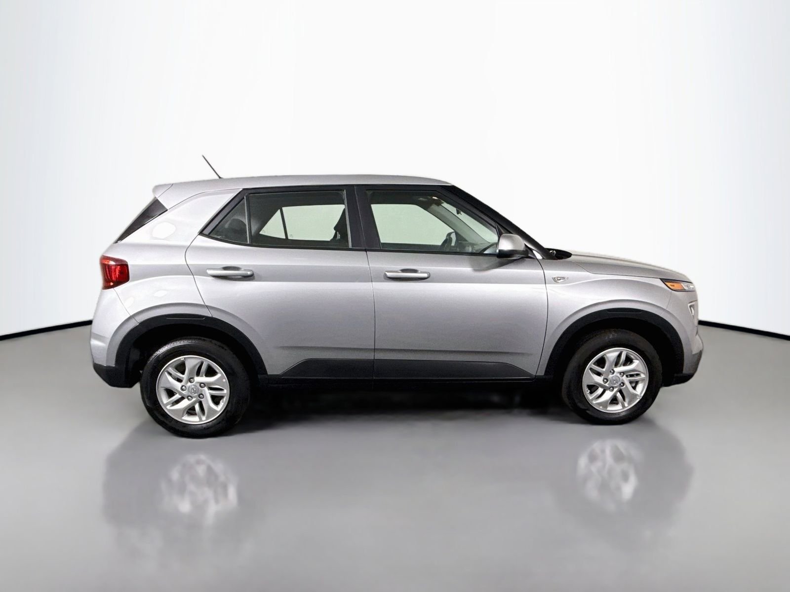 Used 2026 Silver Hyundai SE image 8