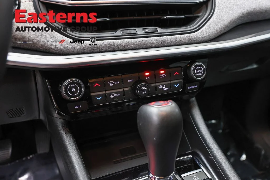 Certified Used 2024 Black Jeep Latitude Lux image 20