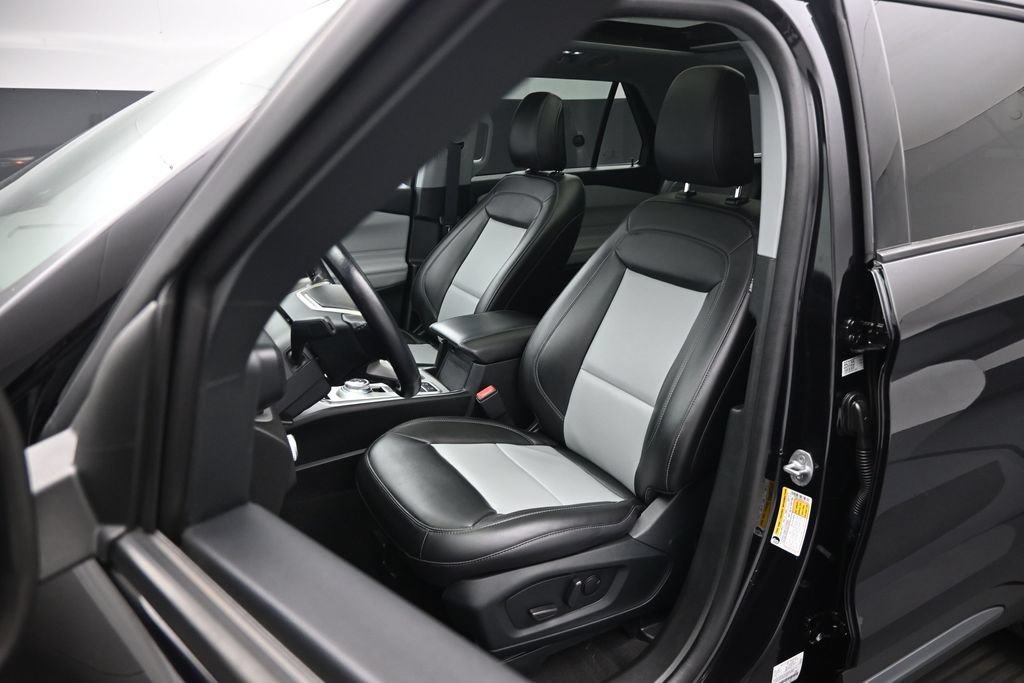 Certified Used 2023 Black Ford XLT image 9