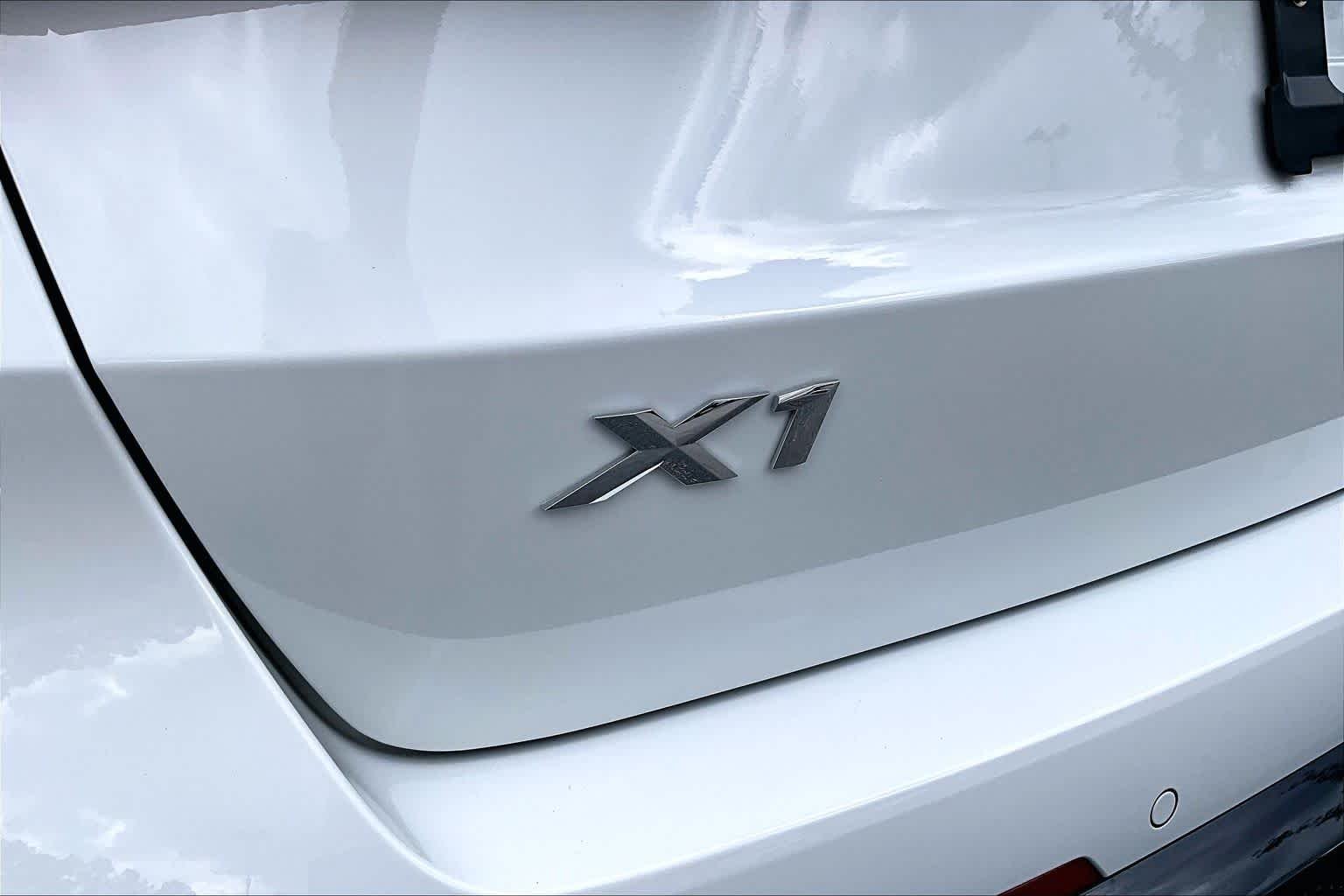 New 2026 Alpine White BMW xDrive28i image 15