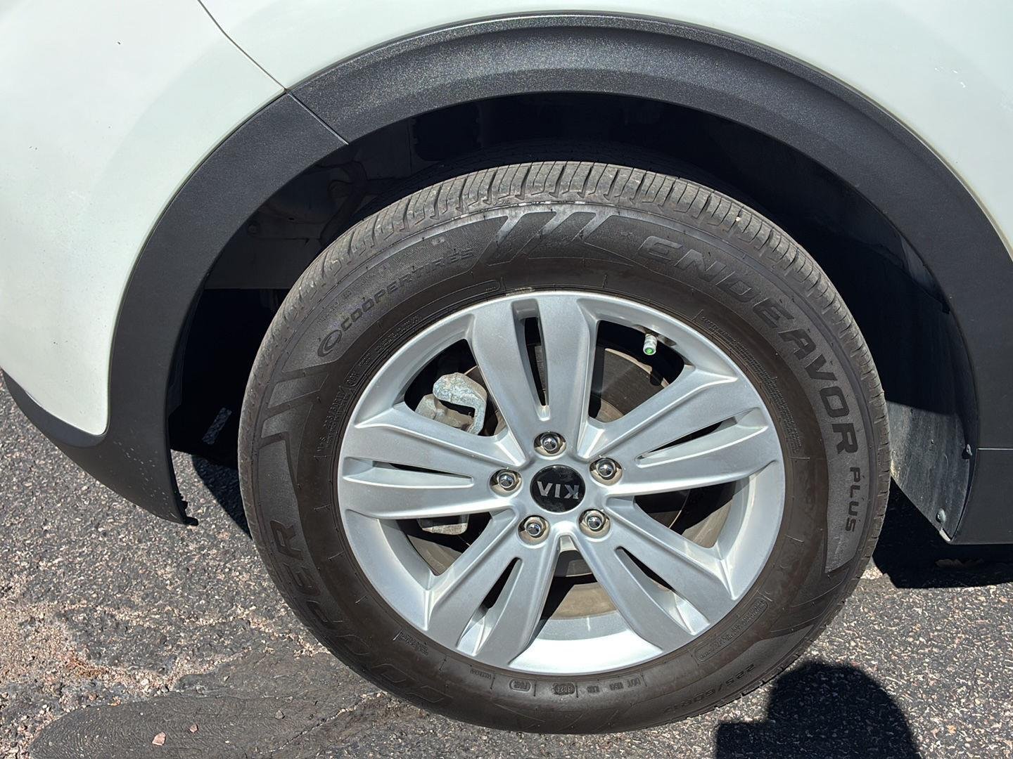 Used 2019 Clear White Kia LX image 10