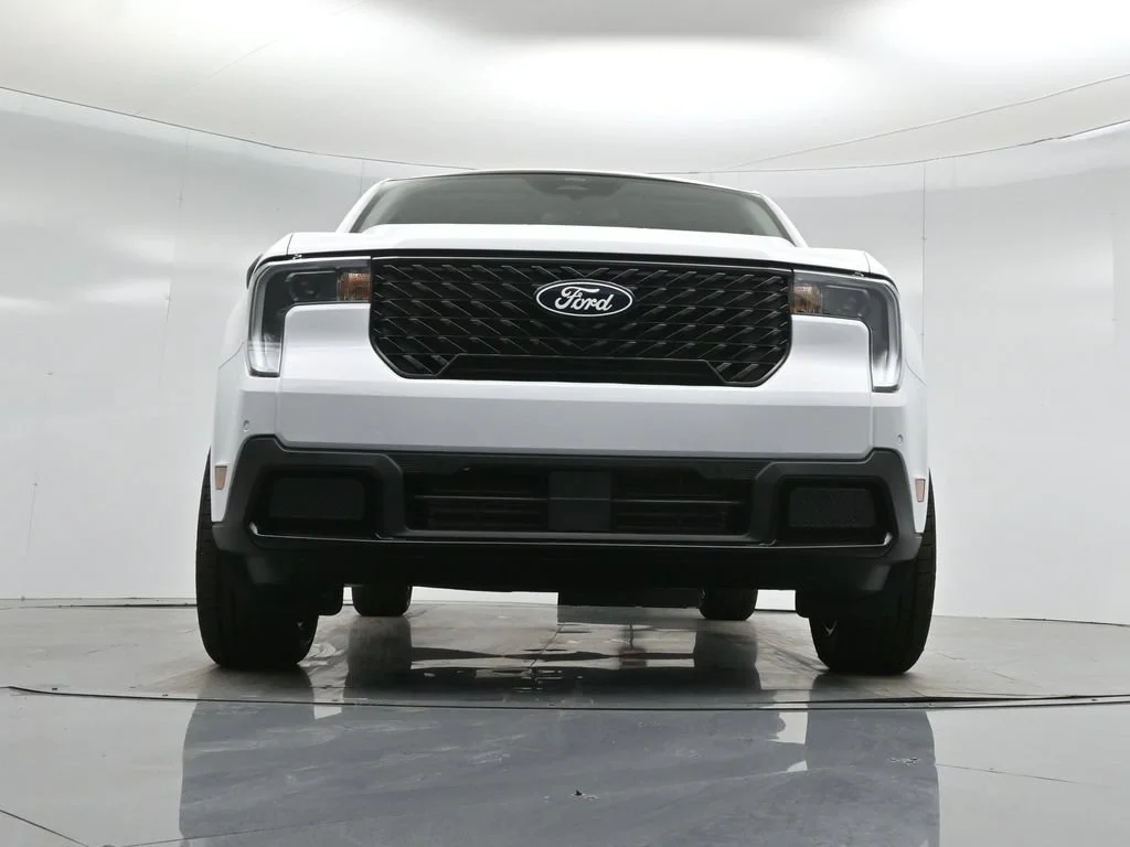 New 2026 Oxford White Ford Lariat image 45