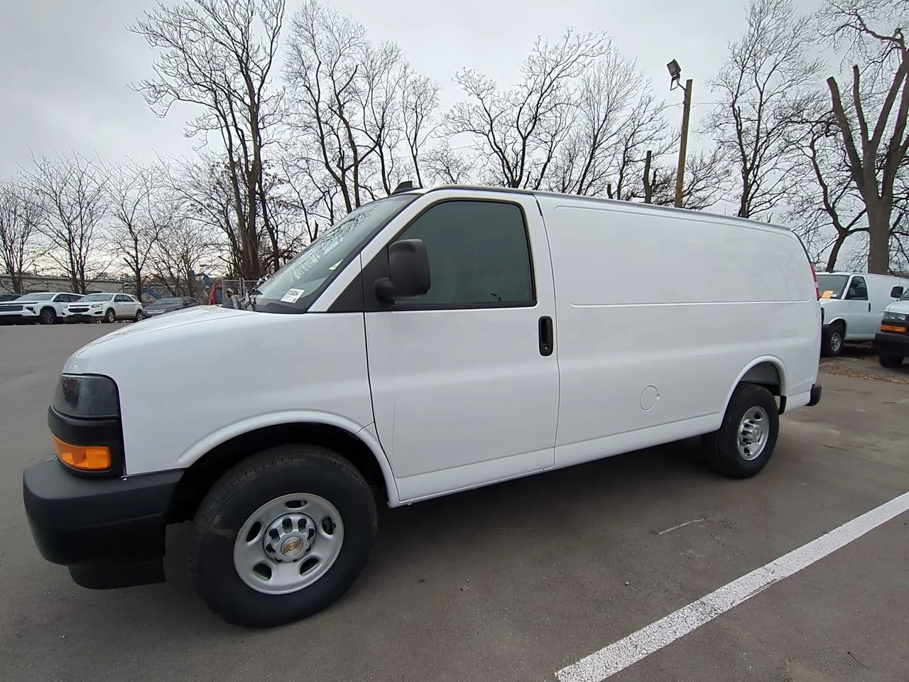 2025 Chevrolet Express 2500 Work Van HD's photo