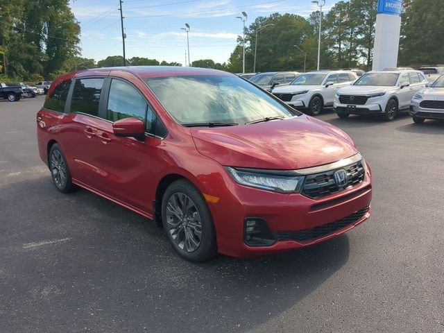 New 2026 Radiant Red Metallic II Honda Touring image 3