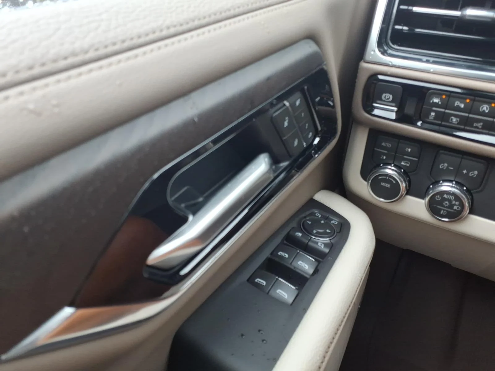 2026 GMC Yukon XL Denali - Photo 11