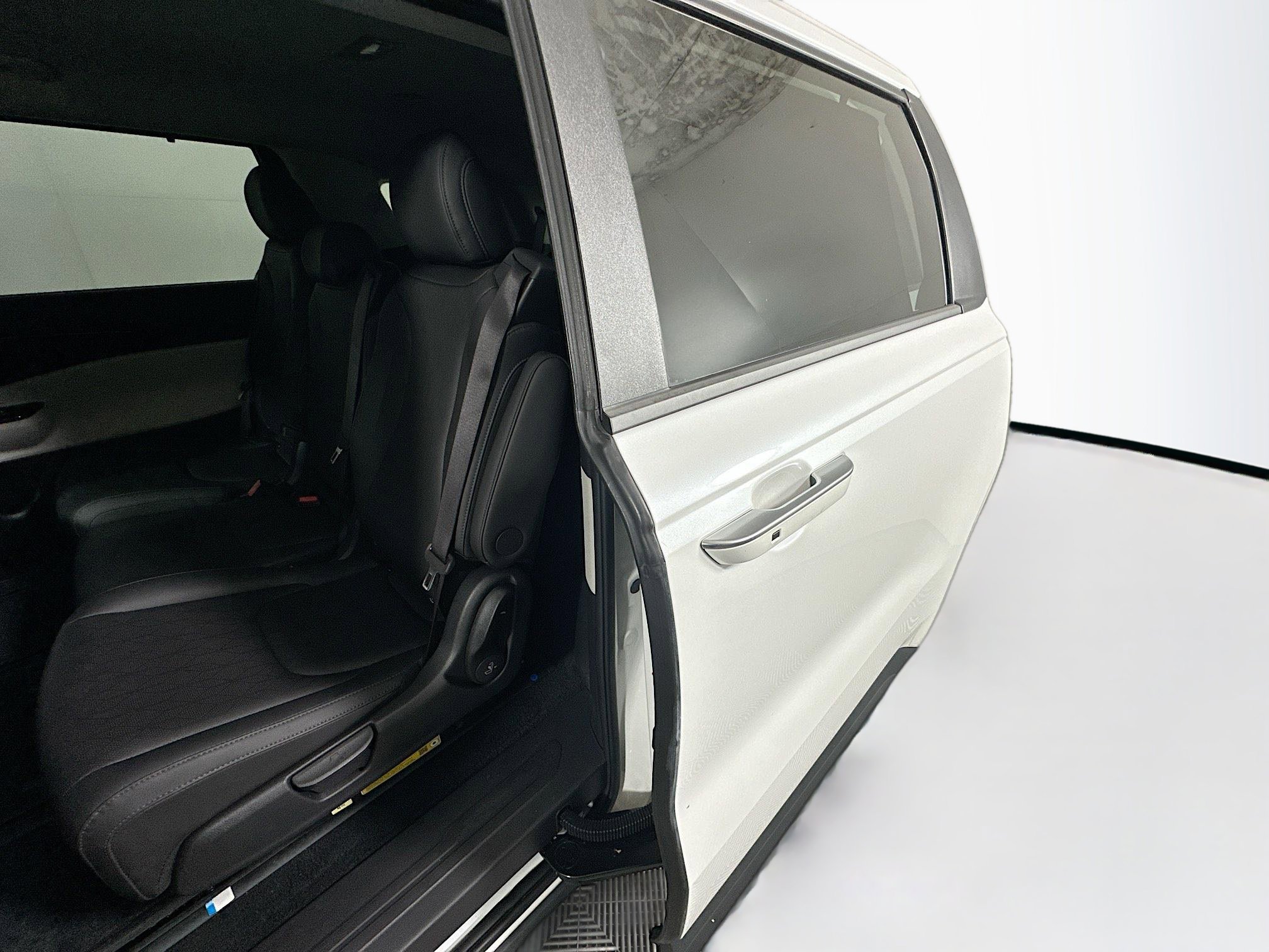 Used 2024 Snow White Pearl Kia EX image 26