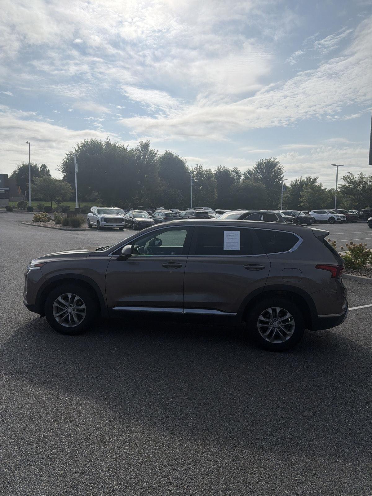 Used 2019 Earthy Bronze Hyundai SE image 9