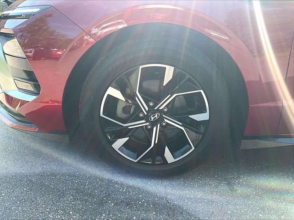 Used 2024 Ultimate red Hyundai SEL image 7