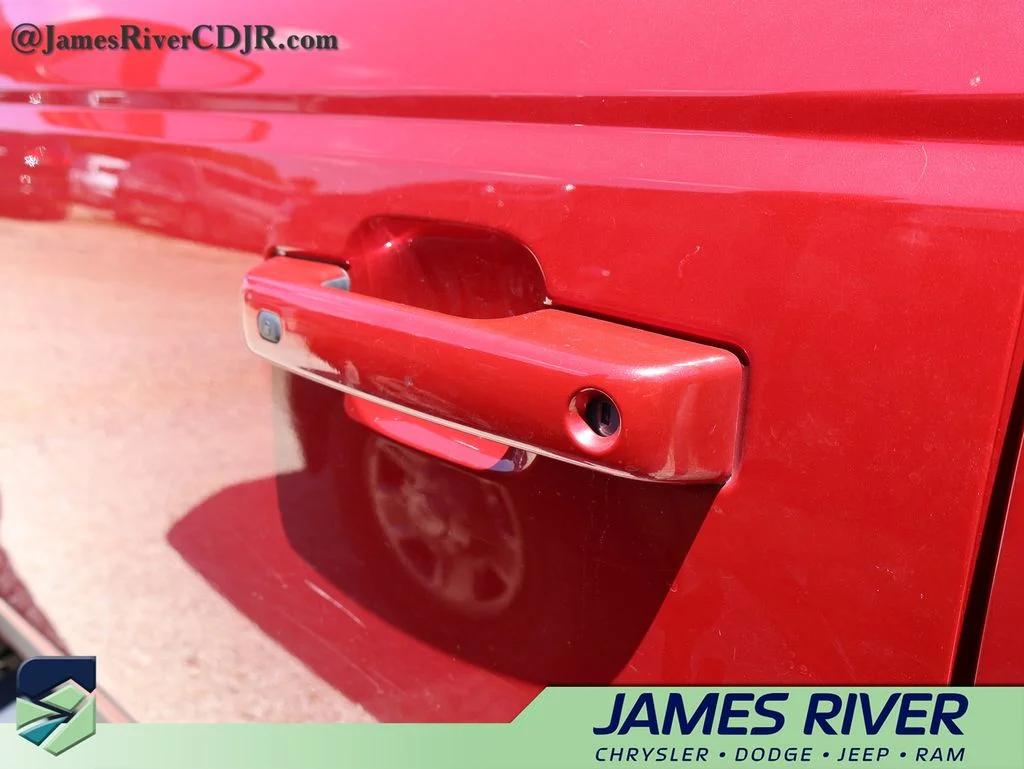 Used 2021 Red Ford Wildtrak image 19