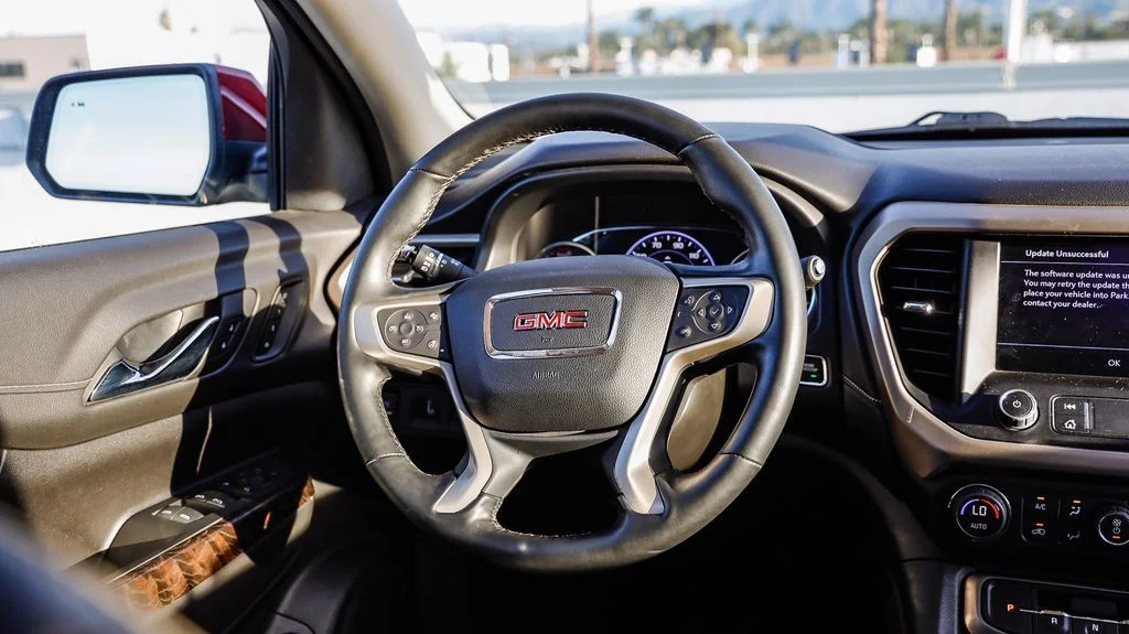 Used 2023 Red GMC Denali image 18
