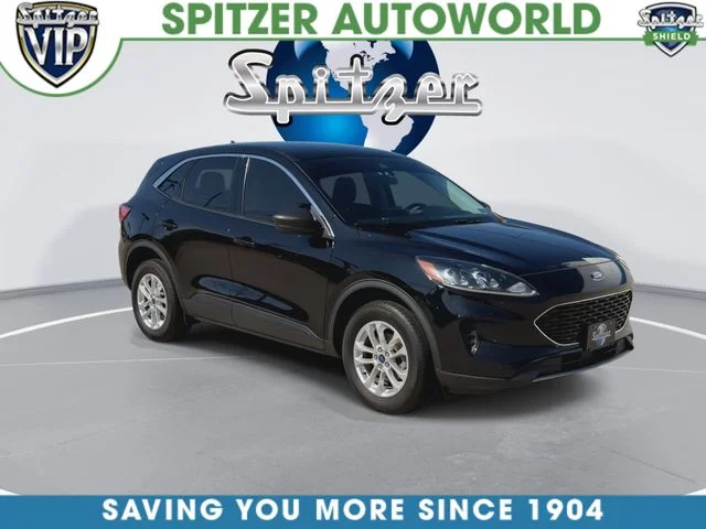Used 2022 Black Ford SE image 3