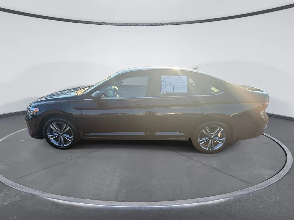 Used 2022  Volkswagen 1.5T SE image 4