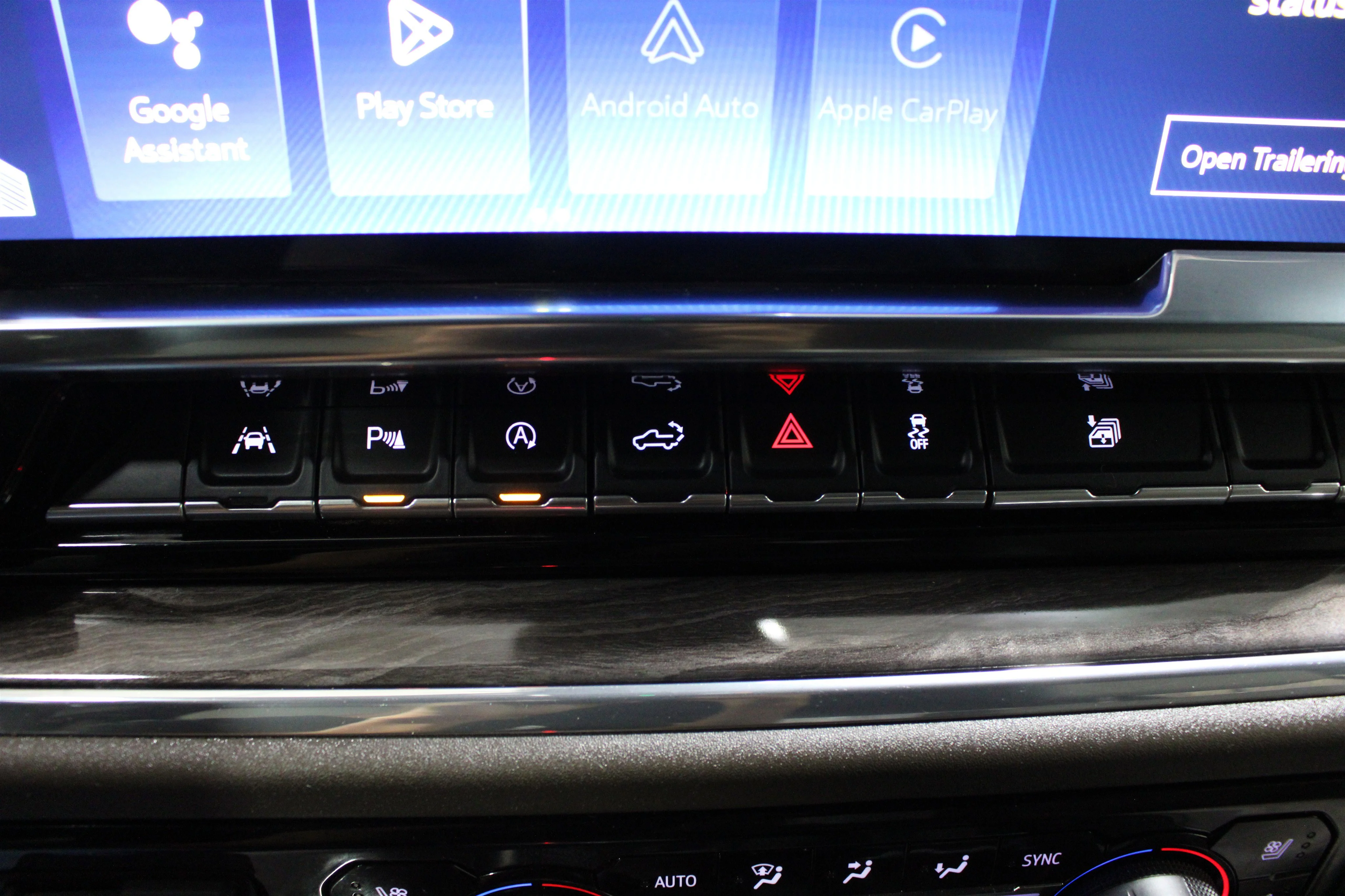 2024 Chevrolet Silverado 1500 LTZ - Photo 17