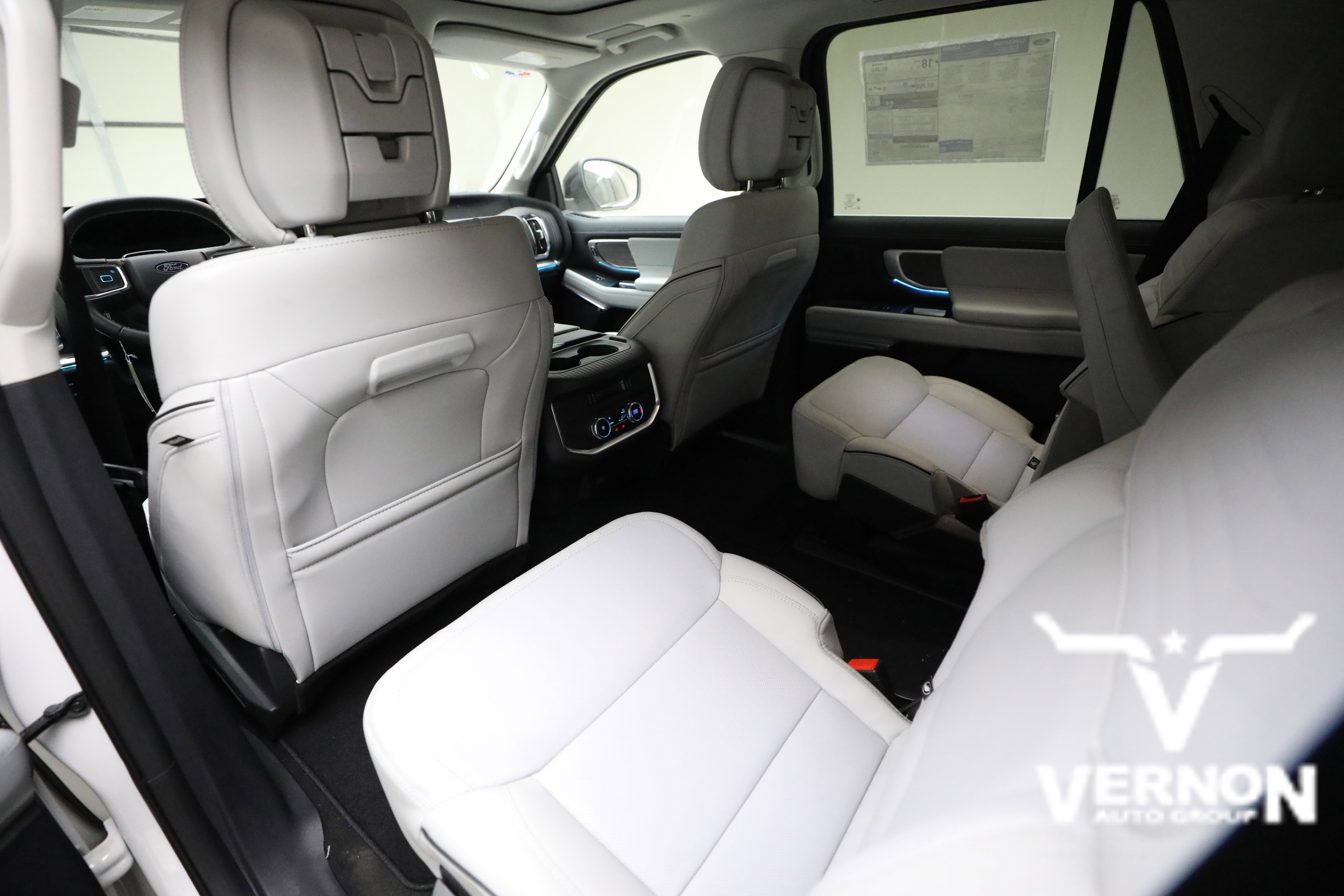 New 2026 Star White Metallic Tri-Coat Ford  image 9