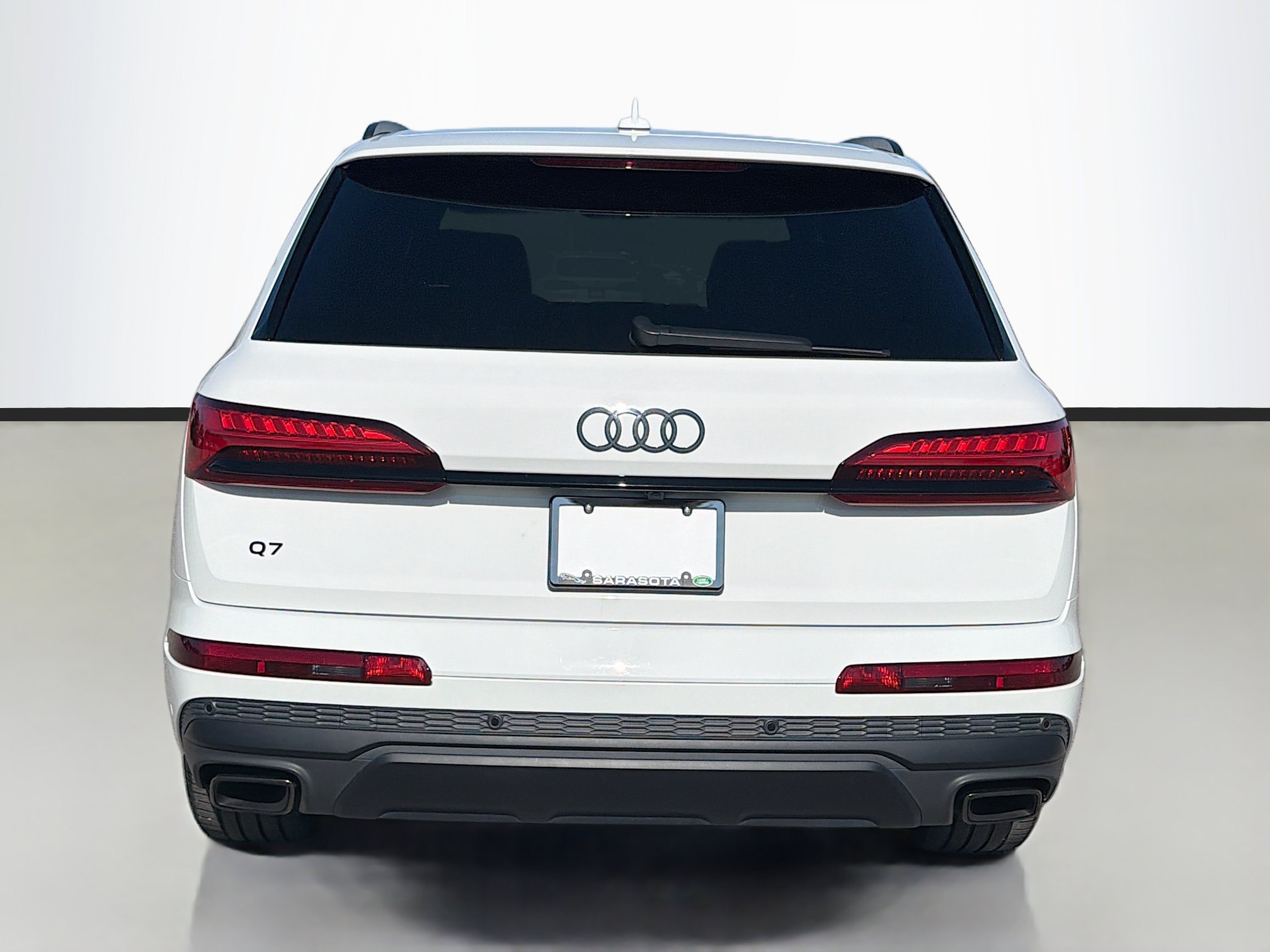 Used 2025 Carrara White Audi Premium Plus image 4