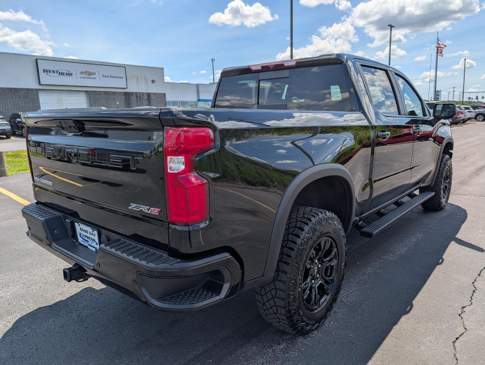 Used 2023 Black Chevrolet ZR2 image 9