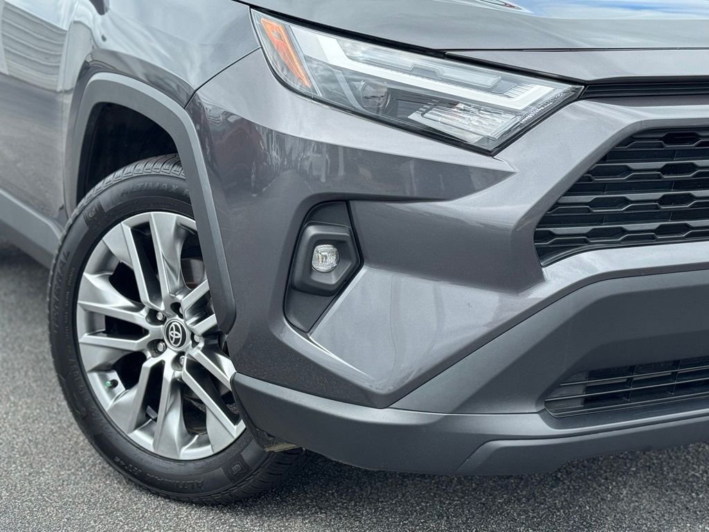 Used 2023 Gray Toyota XLE Premium image 3