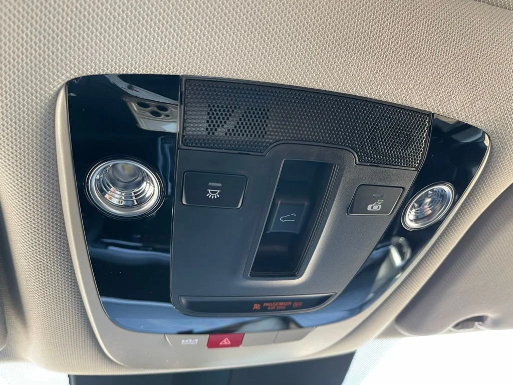 New 2026 White Kia S image 27