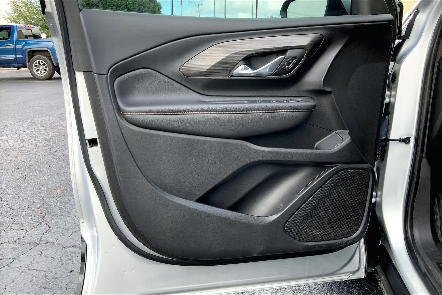 Used 2018 Quicksilver Metallic GMC SLT image 21