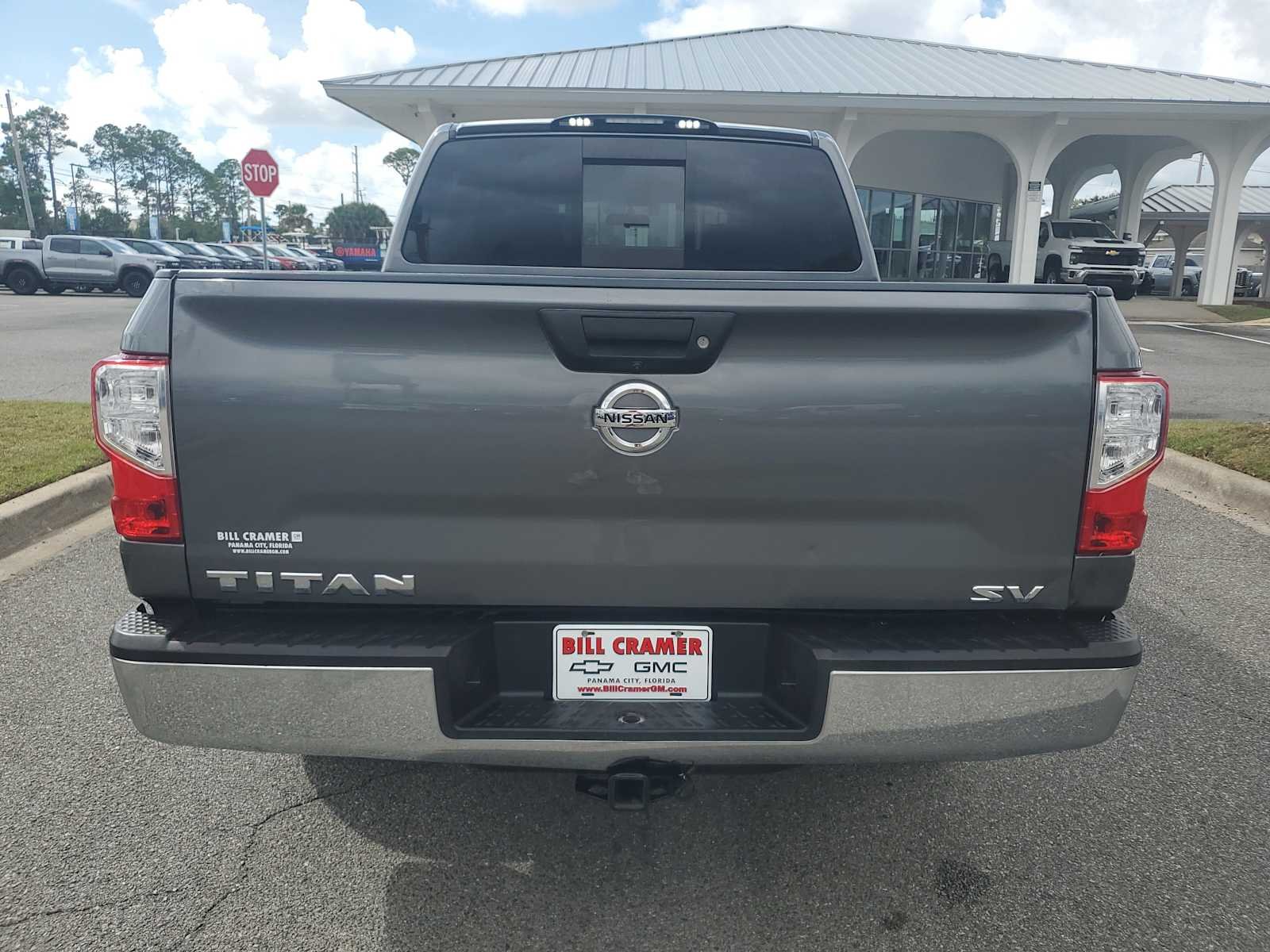 2019 Nissan Titan SV photo 4