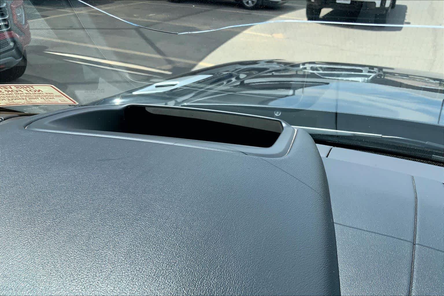 Used 2019 Borealis Black Metallic Land Rover HSE image 34
