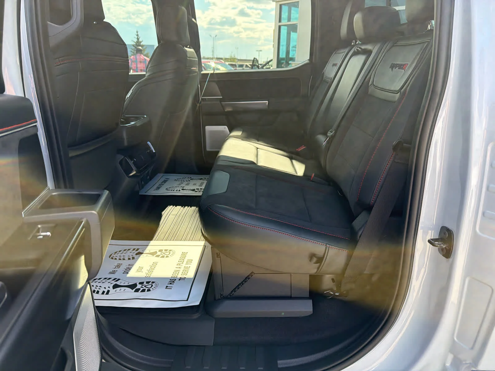 Used 2025 Wht/white Ford Raptor image 13