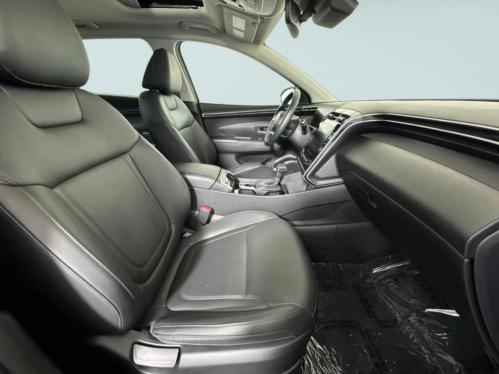 Used 2023 Black Hyundai SEL image 8