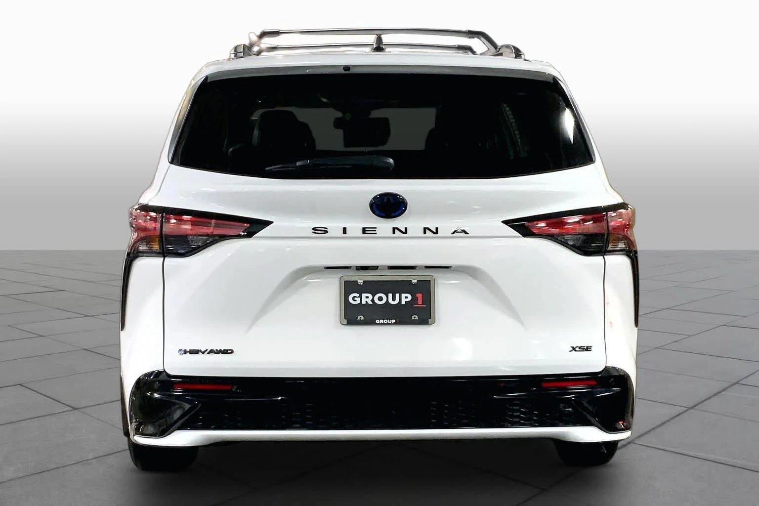 Used 2025 Ice Cap Toyota XSE image 5