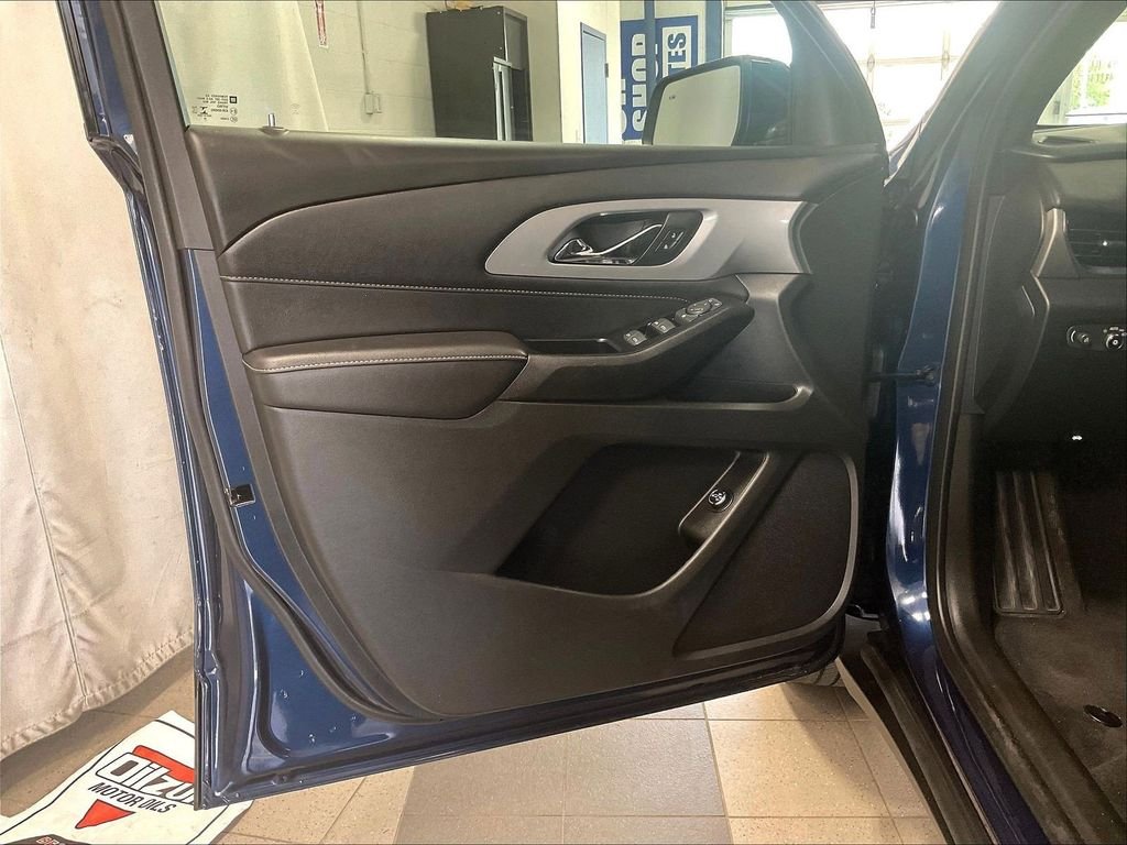 Used 2023 Blue Chevrolet LT Leather image 9