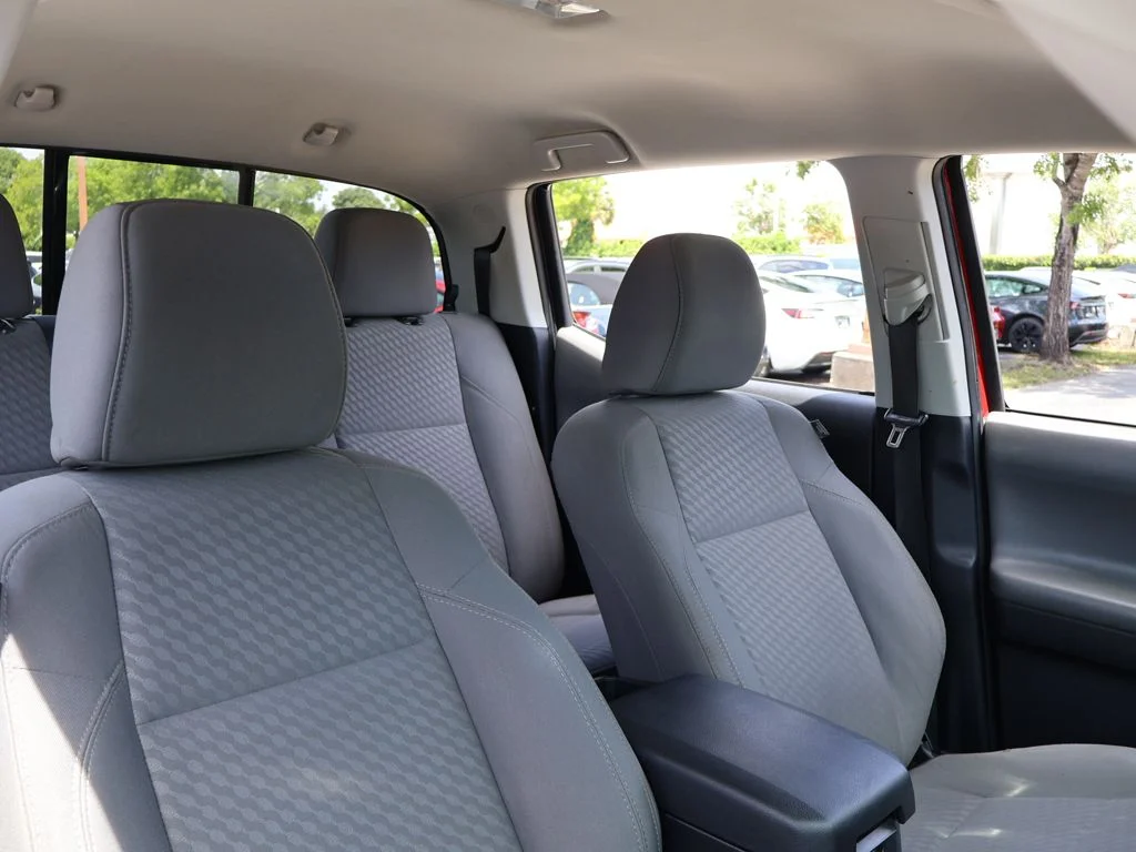 Used 2022 Red Toyota SR5 image 27