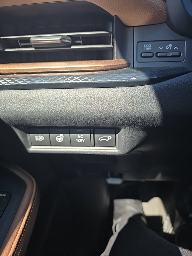 Used 2024 Off-white Toyota Hybrid Platinum MAX image 8