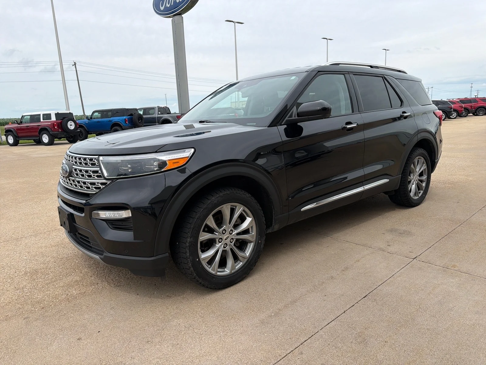 Used 2022 Agate Black Metallic Ford Limited image 4