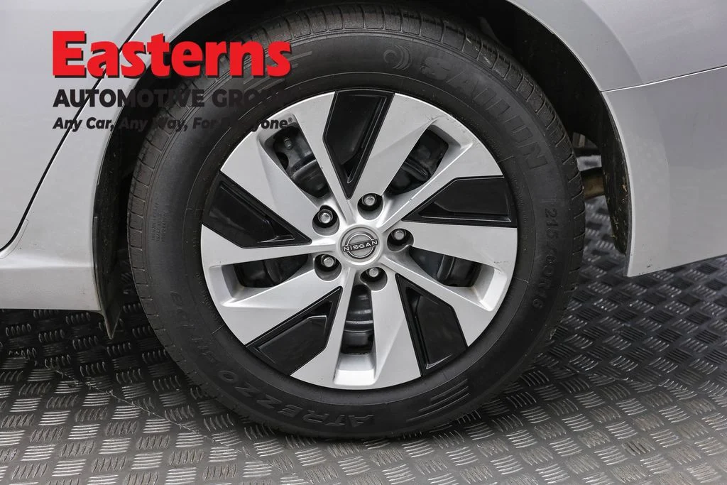 Used 2024 Silver Nissan 2.5 S image 8