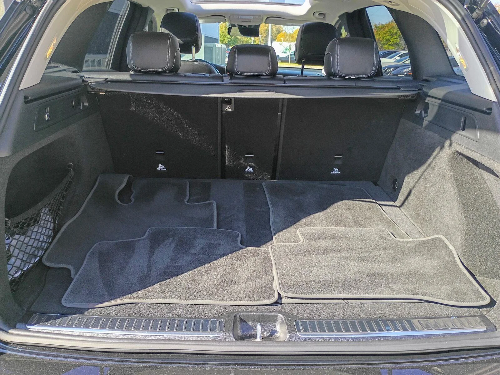 Used 2022 Black Mercedes-Benz GLC 300 image 8