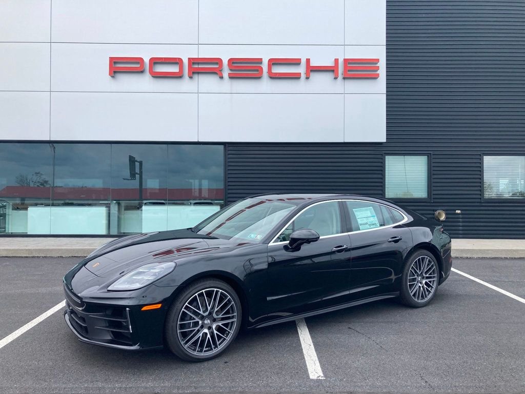 2025 Porsche Panamera 4's photo