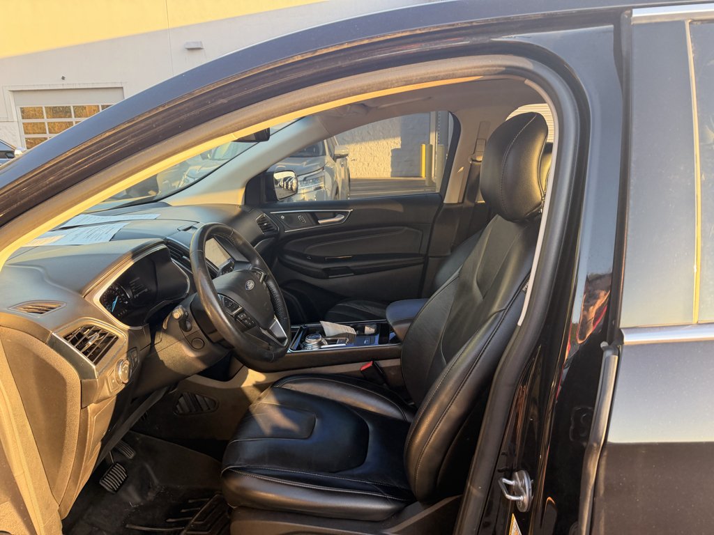 Used 2019 Agate Black Metallic Ford Titanium image 6