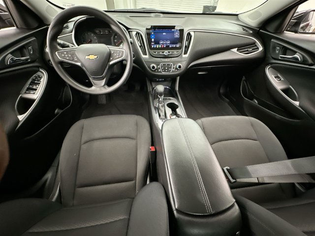 1G1ZD5ST3SF126877