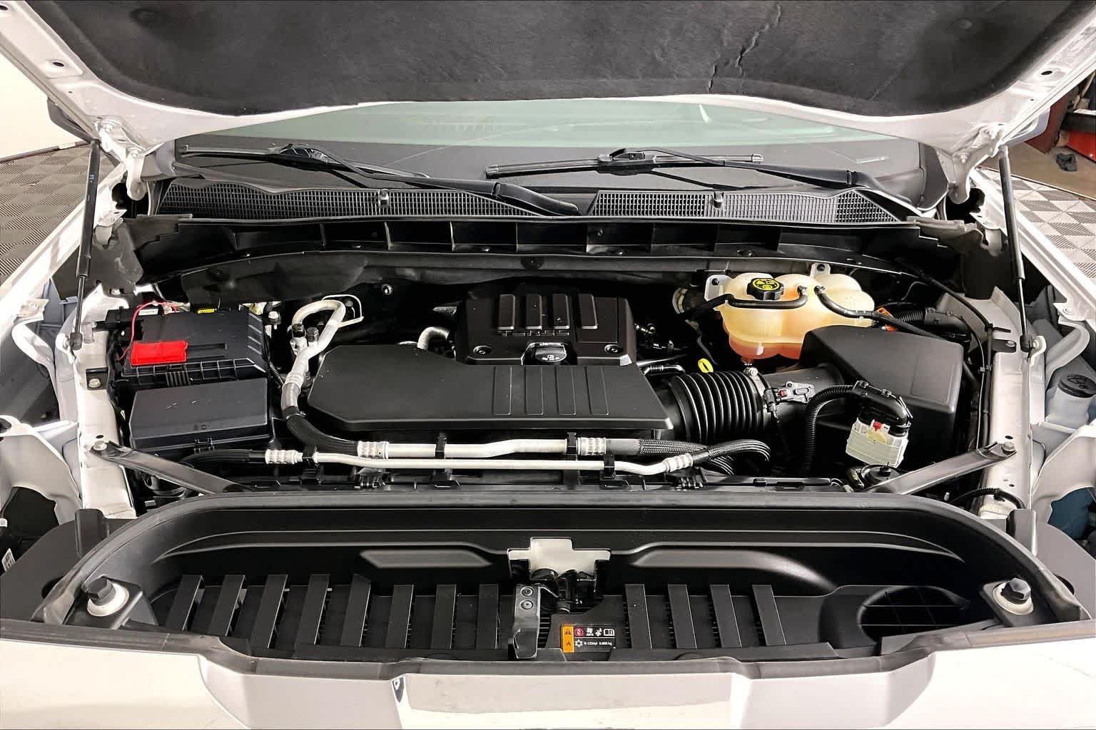 Certified Used 2023 Summit White GMC SLE image 30