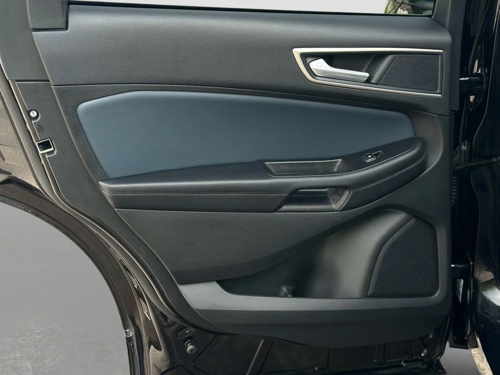 Used 2024 Agate Black Metallic Ford SEL image 12