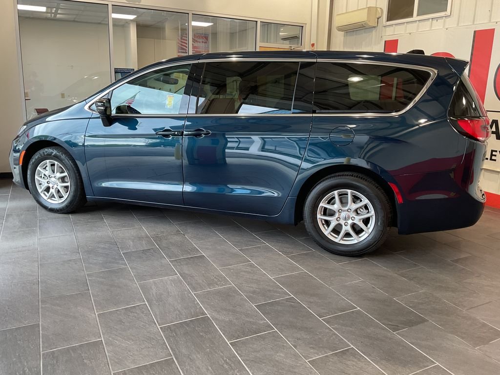 Used 2024 Blue Chrysler Touring L image 5