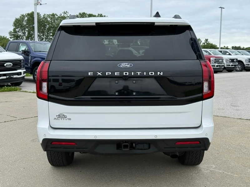 Used 2025 Oxford White Ford Active 4x4 image 4
