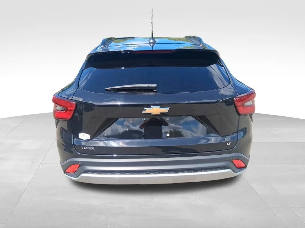 Used 2025 Black Chevrolet LT image 7