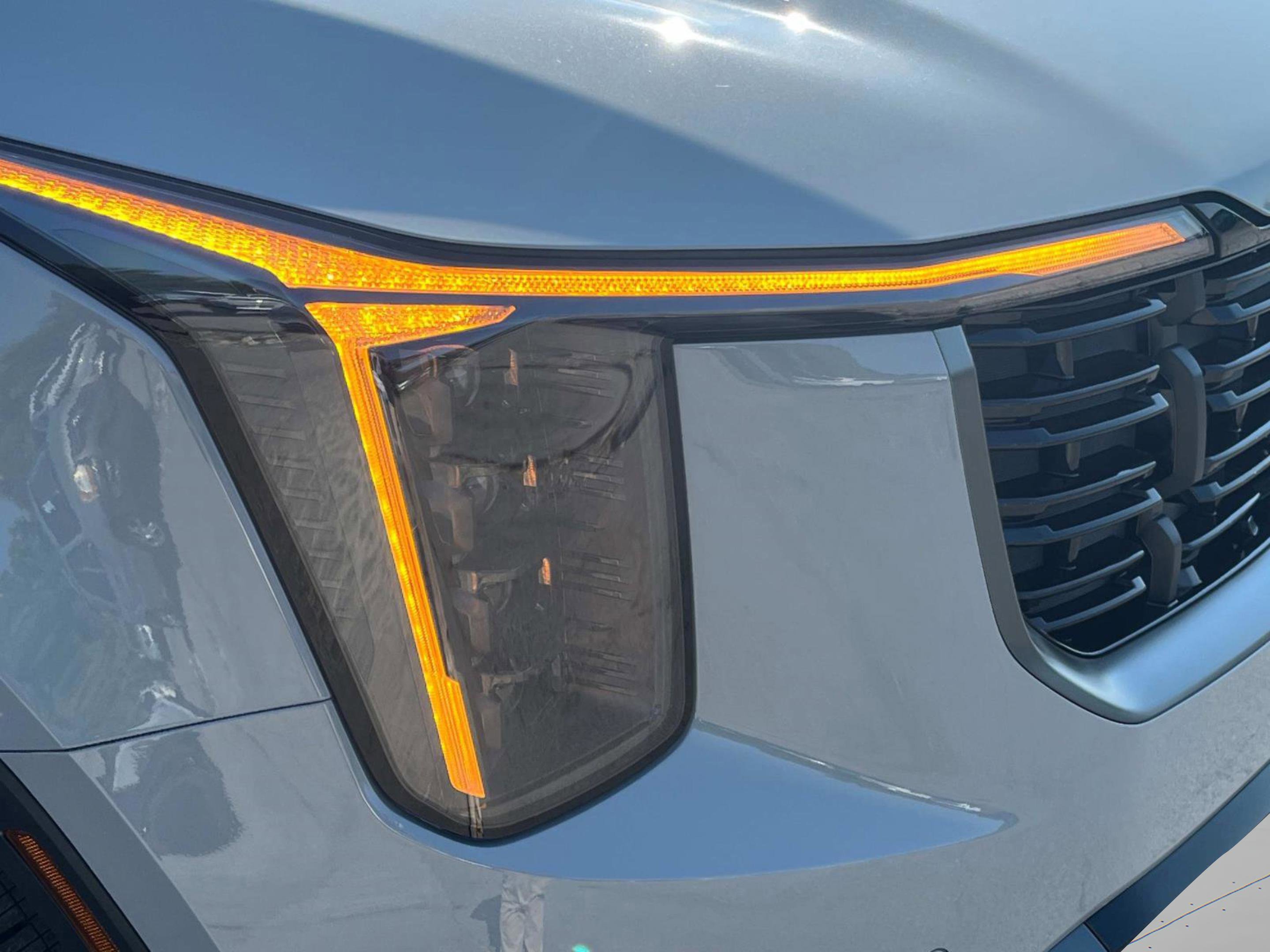 New 2025 Wolf Gray Kia X-Line SX AWD image 9