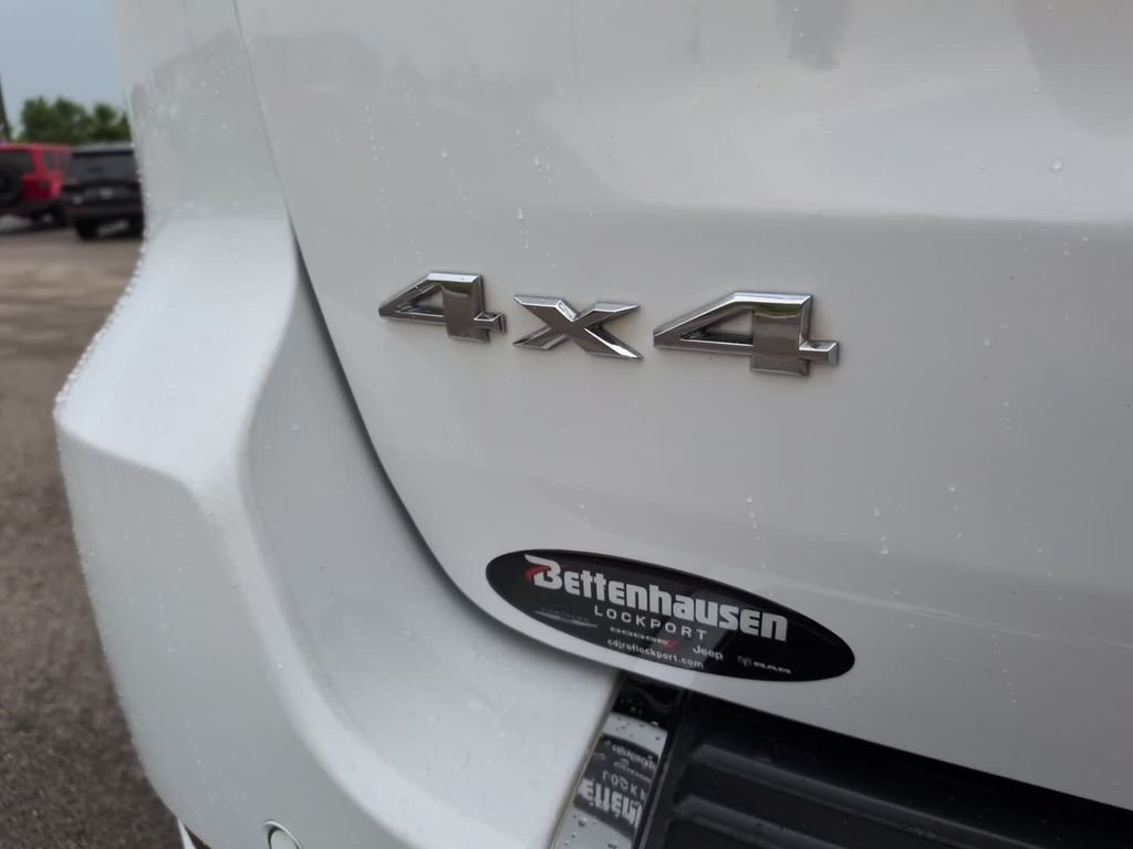 Used 2022 White Jeep Limited image 11
