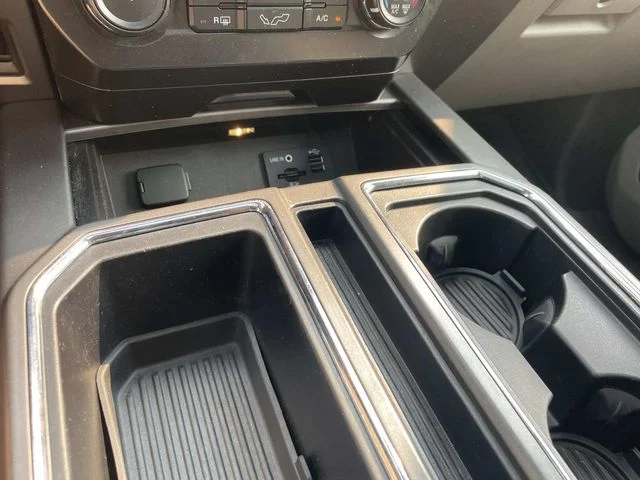 Used 2015 Silver Ford XLT image 33