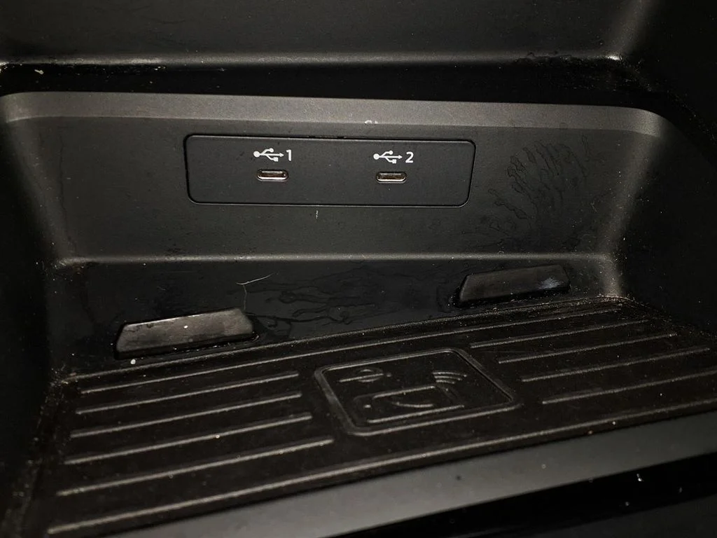 Used 2024  Audi 40 Premium image 25
