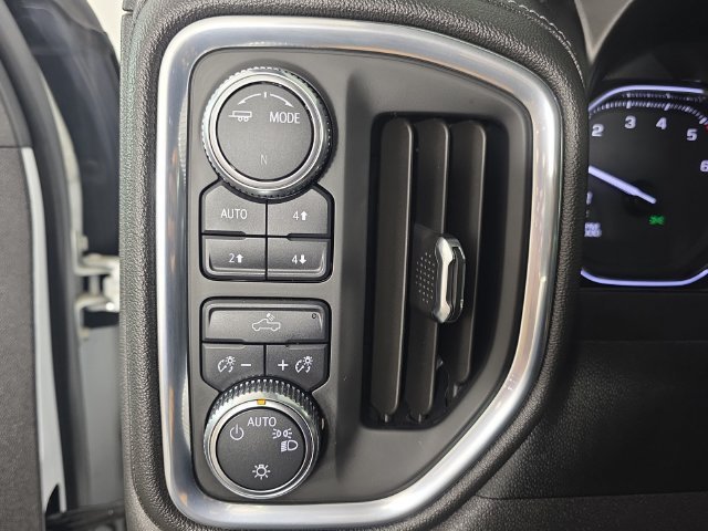 Used 2021 SUMMIT WHITE GMC SLE image 16